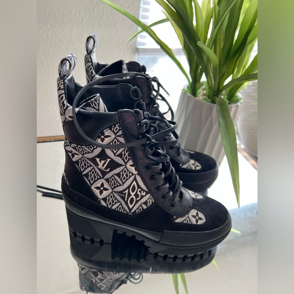 Louis Vuitton boots - Picture 2 of 4